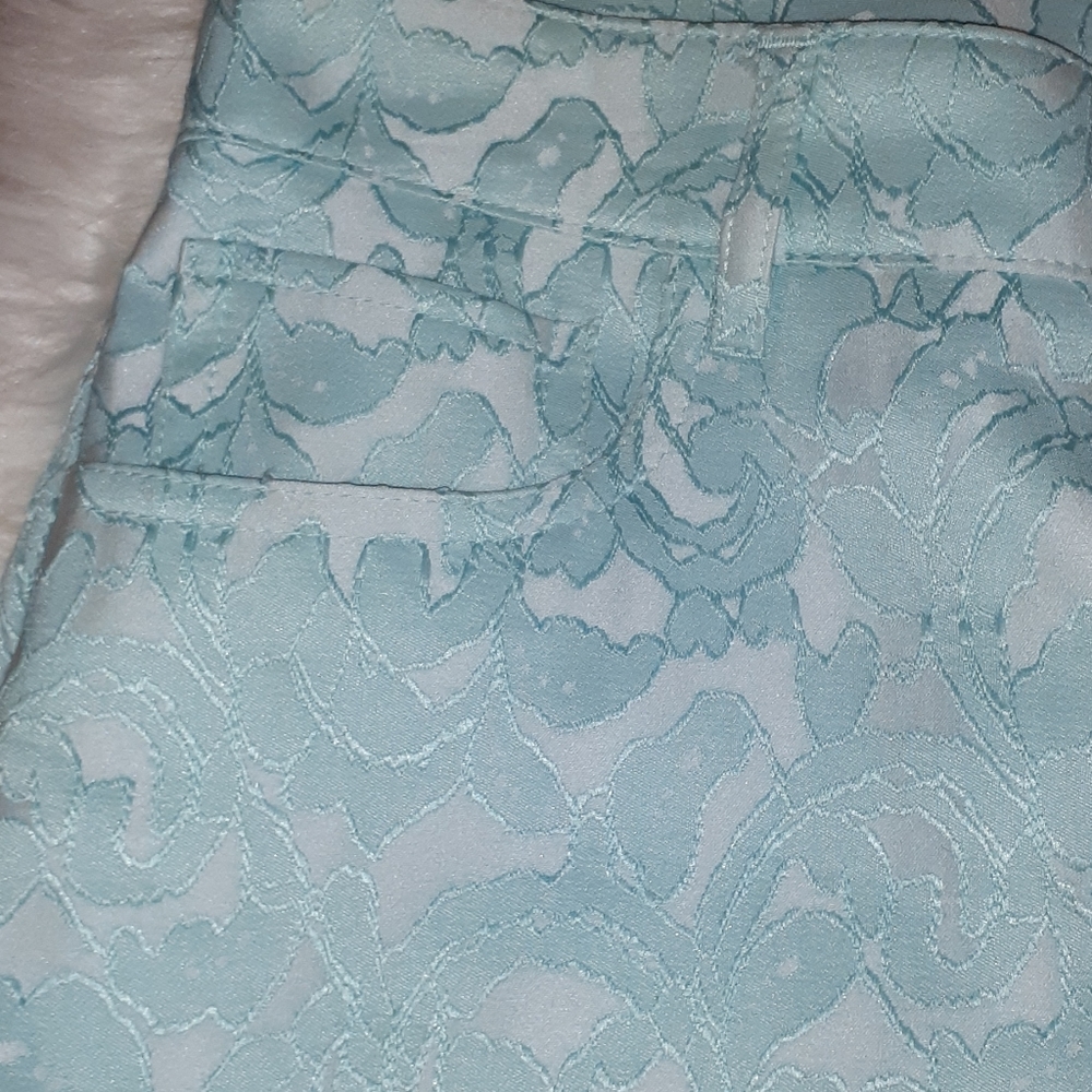Jennifer Lopez Blue Brocade Print Sz 6 Pant Capri - Picture 3 of 6